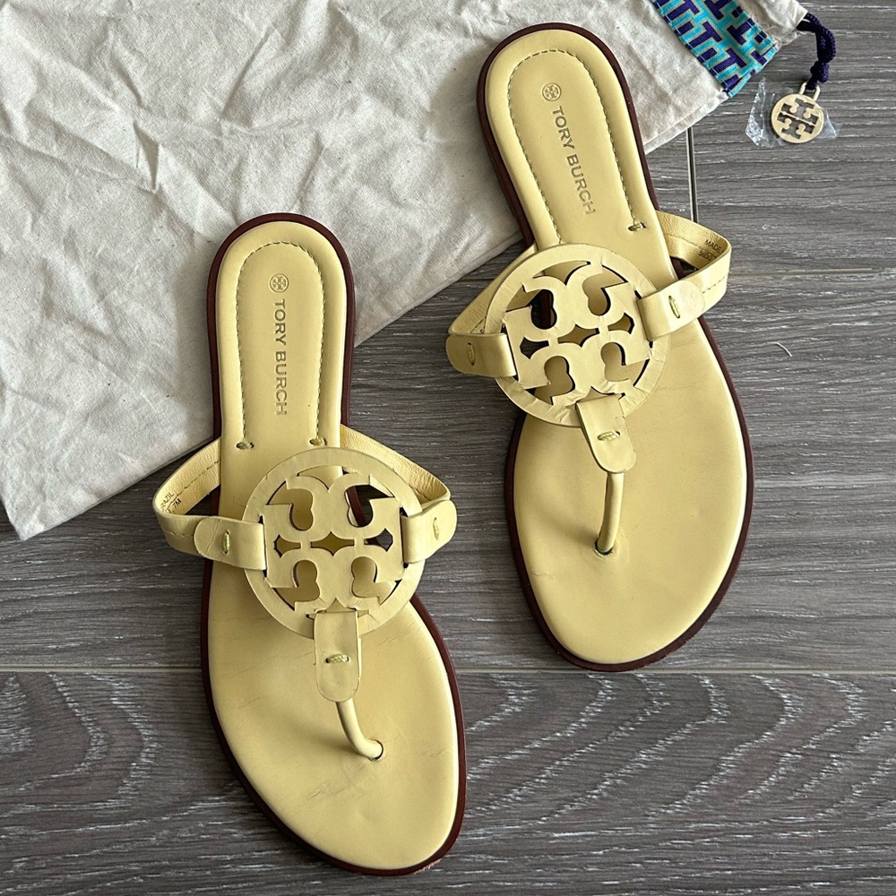 Tory Burch Miller Welt Sandals Banana Yellow Leather Size 7